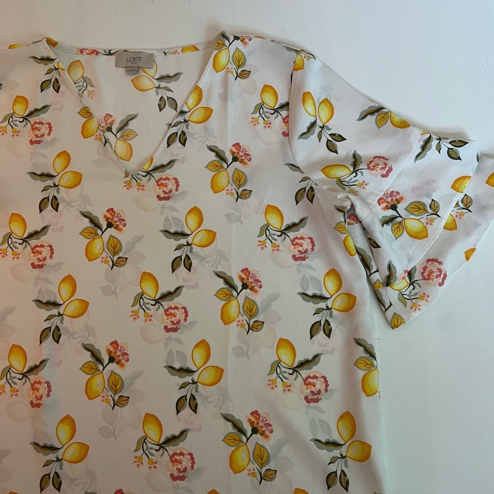 3/$15 🌺 NWOT lemon loft blouse